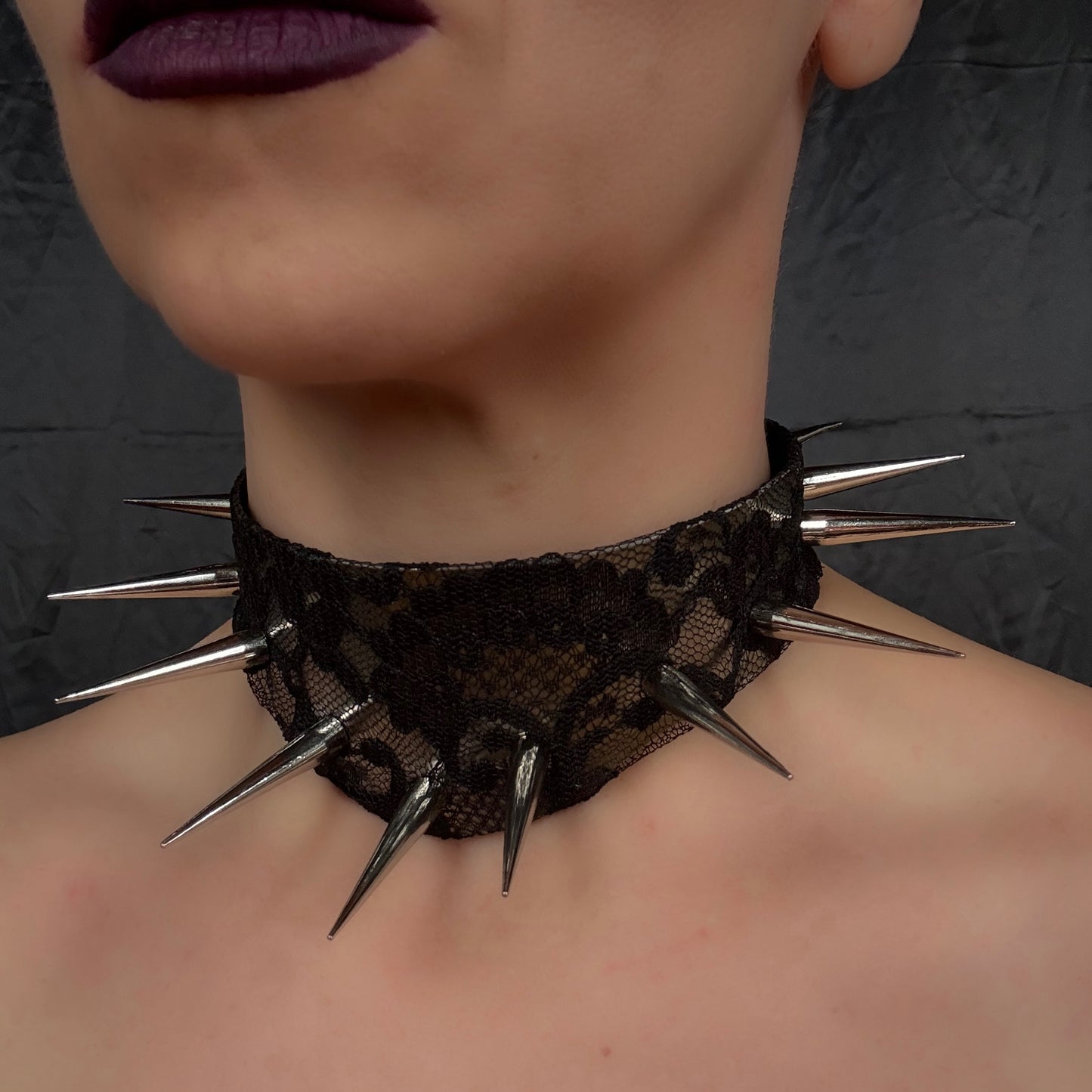 Black lace and spikes Calliopé neck collar - stainless steel