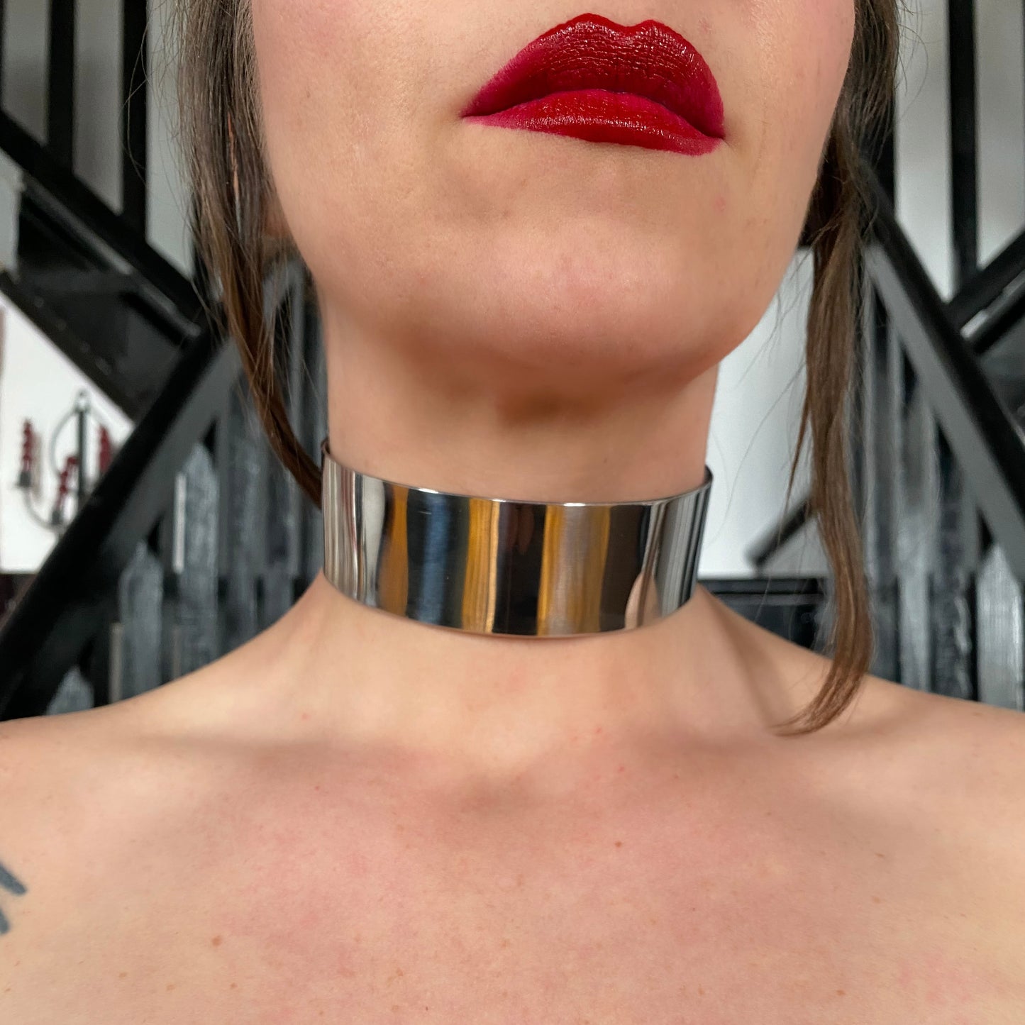 Iris - elegant minimalist stainless steel choker