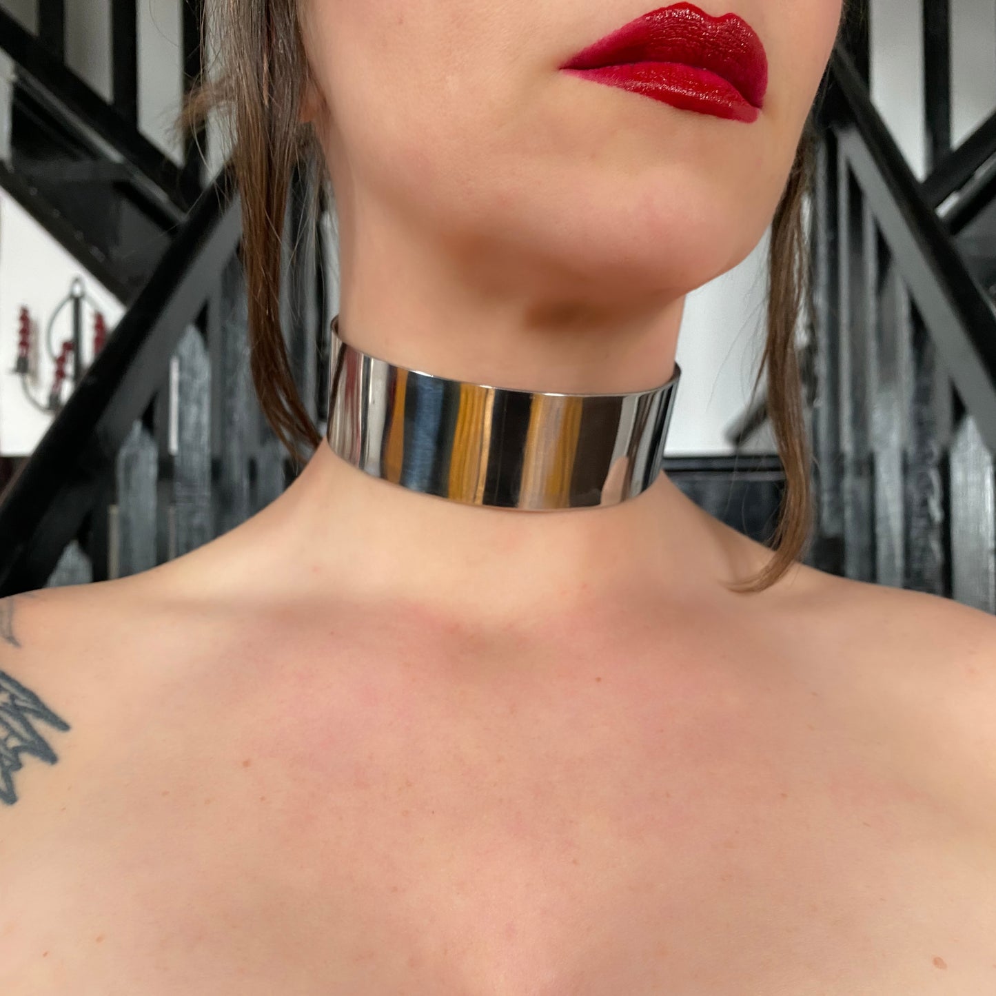 Iris - elegant minimalist stainless steel choker