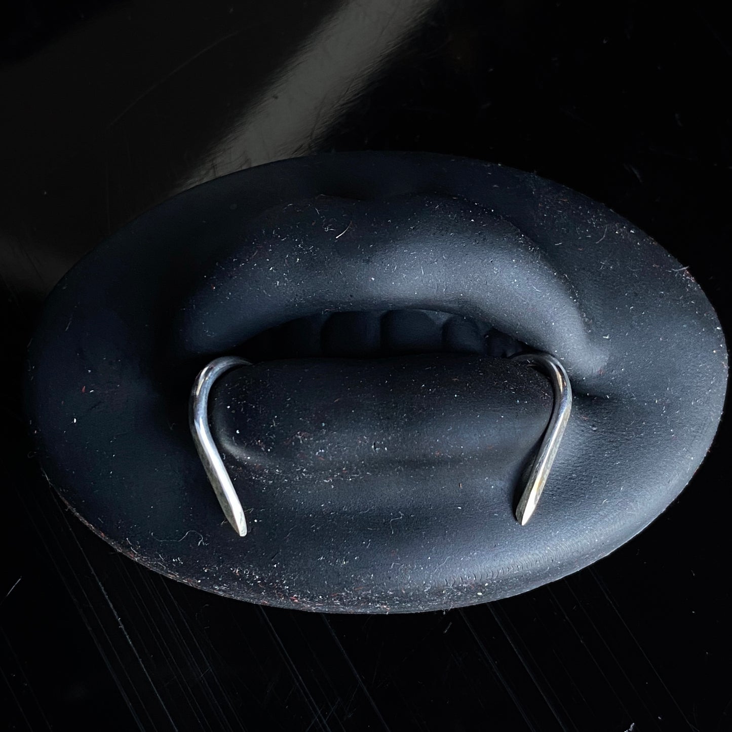 Vampiria - sterling silver fang lip cuffs