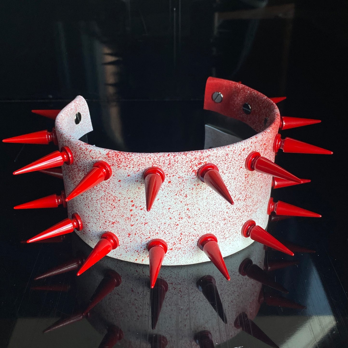 Blood spinerette - bloody vinyl red spikes large choker