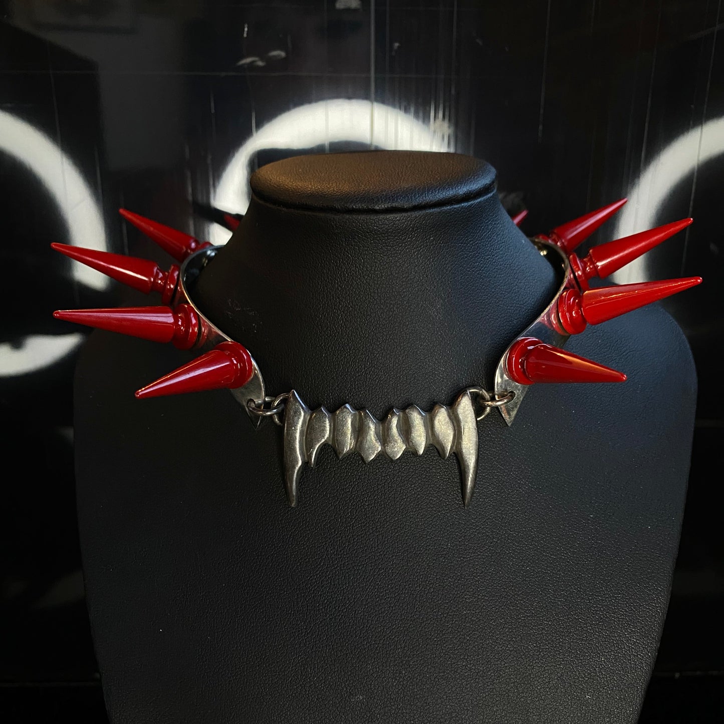 Blood lust - red spikes vampire fangs silver choker