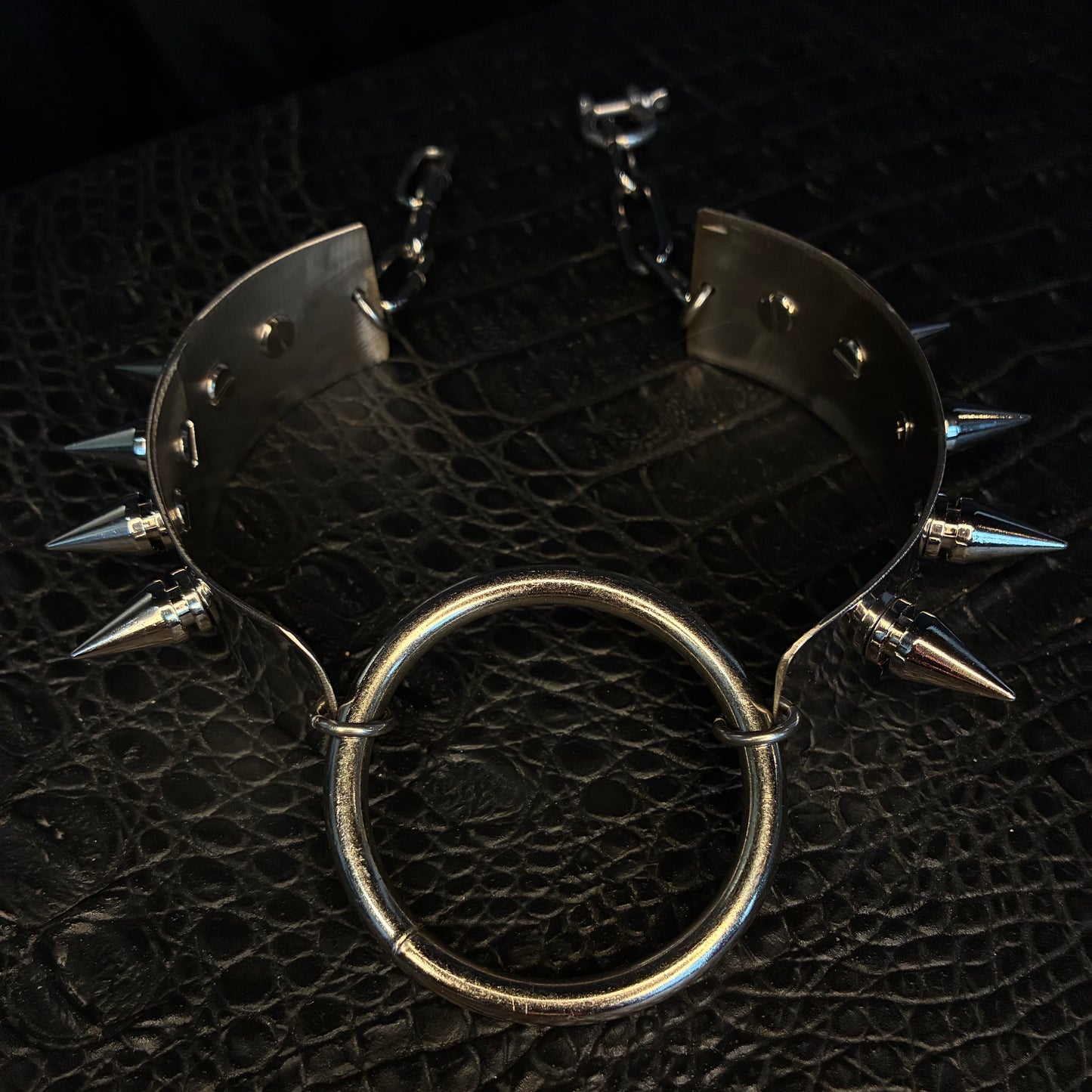 Kinky - stainless steel O-ring choker with spikes