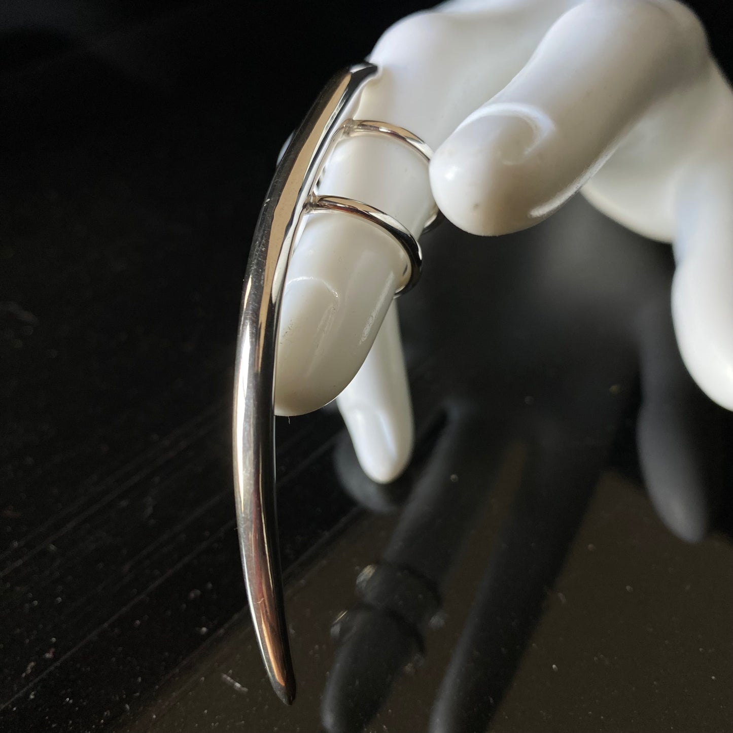 Shelobb - Extra long knife play sterling silver claw ring