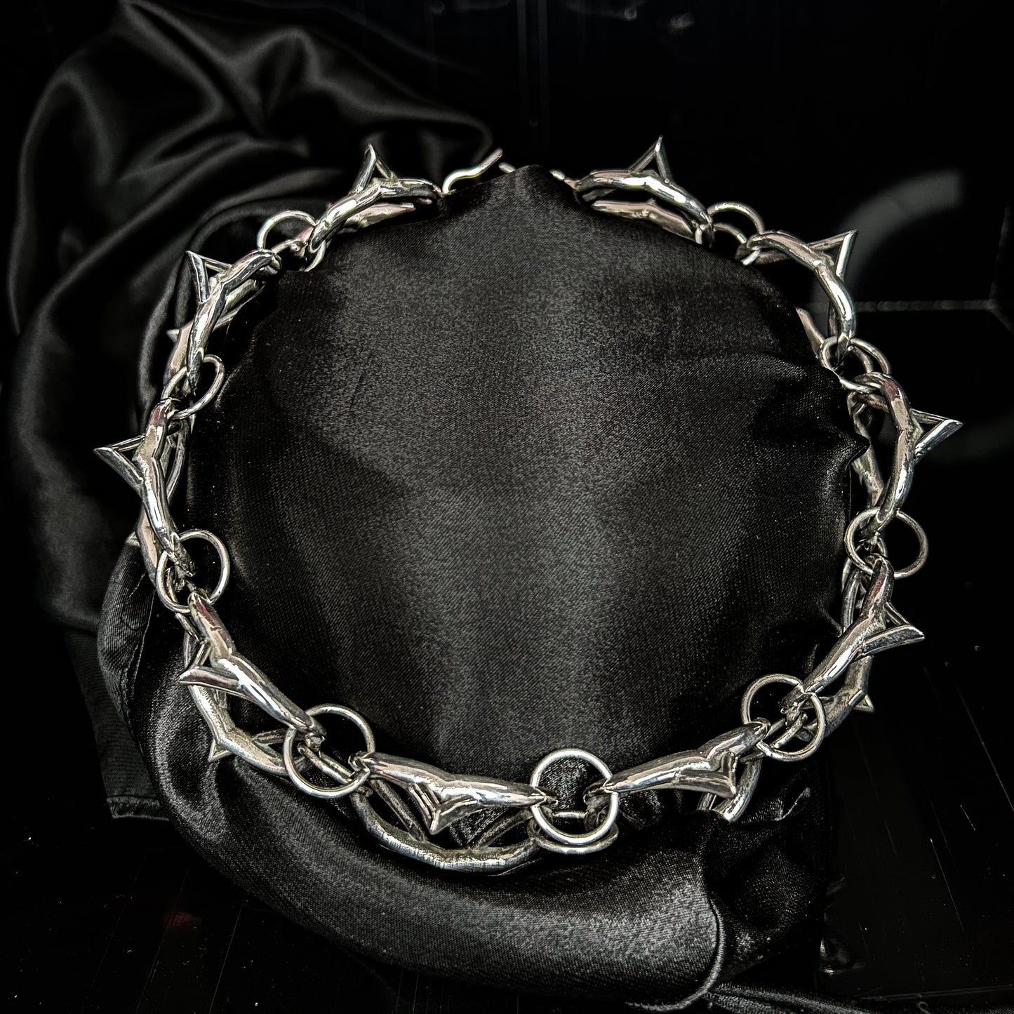 Medusa - massive spiked choker chain, silver