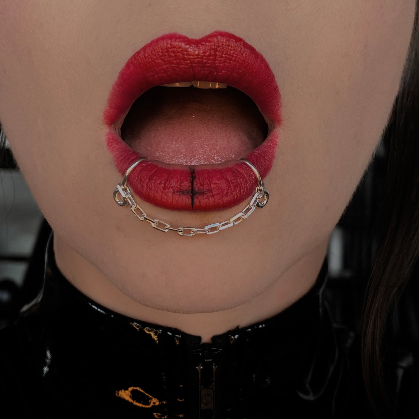 Chained kiss - sterling silver snake bites chain lip cuff