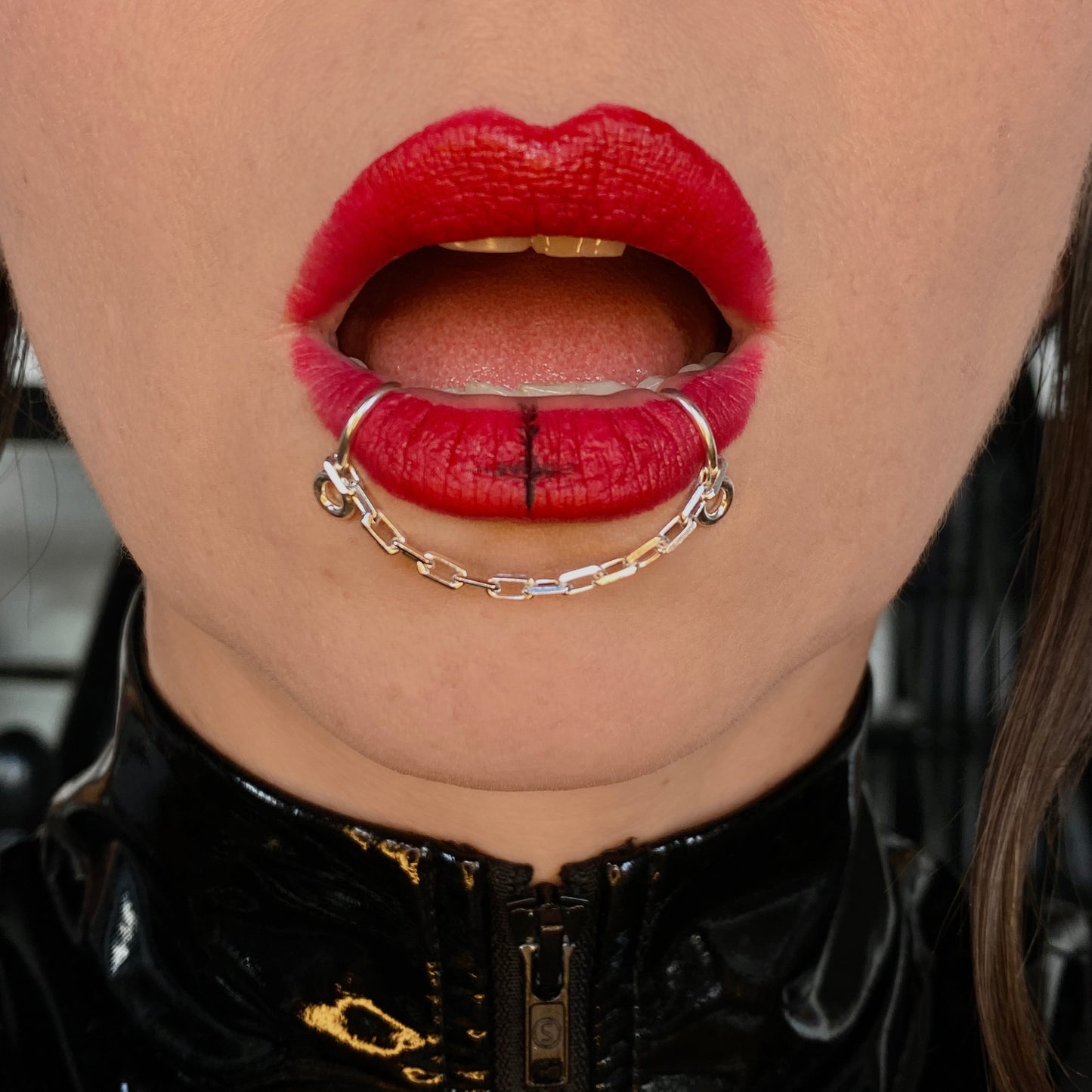 Chained kiss - sterling silver snake bites chain lip cuff