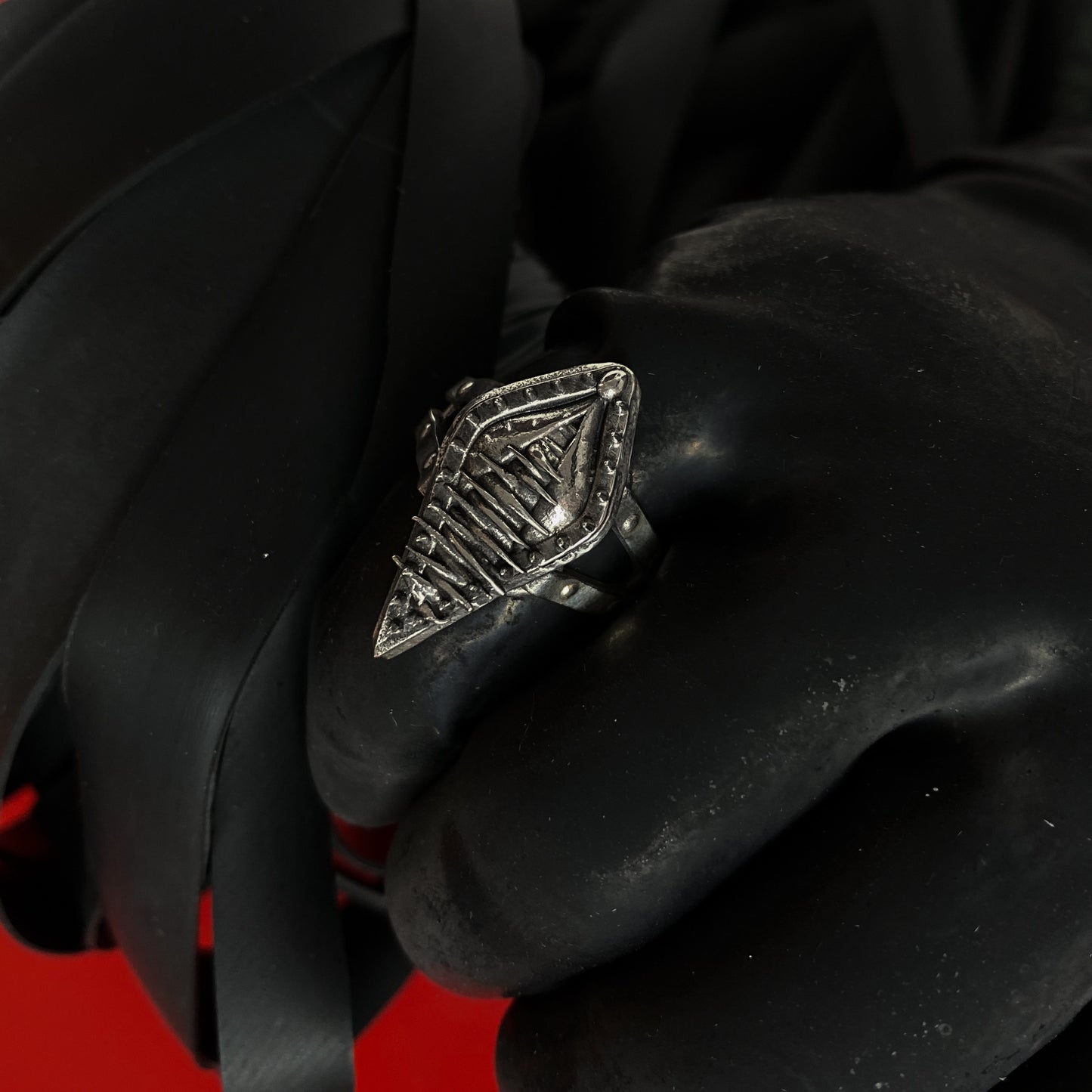 Vagina Dentata - BDSM figurative female genitalia spike ring, silver