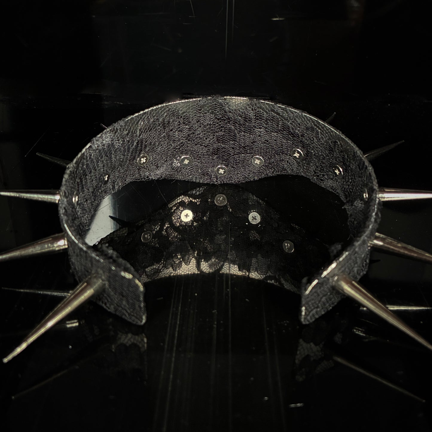Black lace and spikes Calliopé neck collar - stainless steel