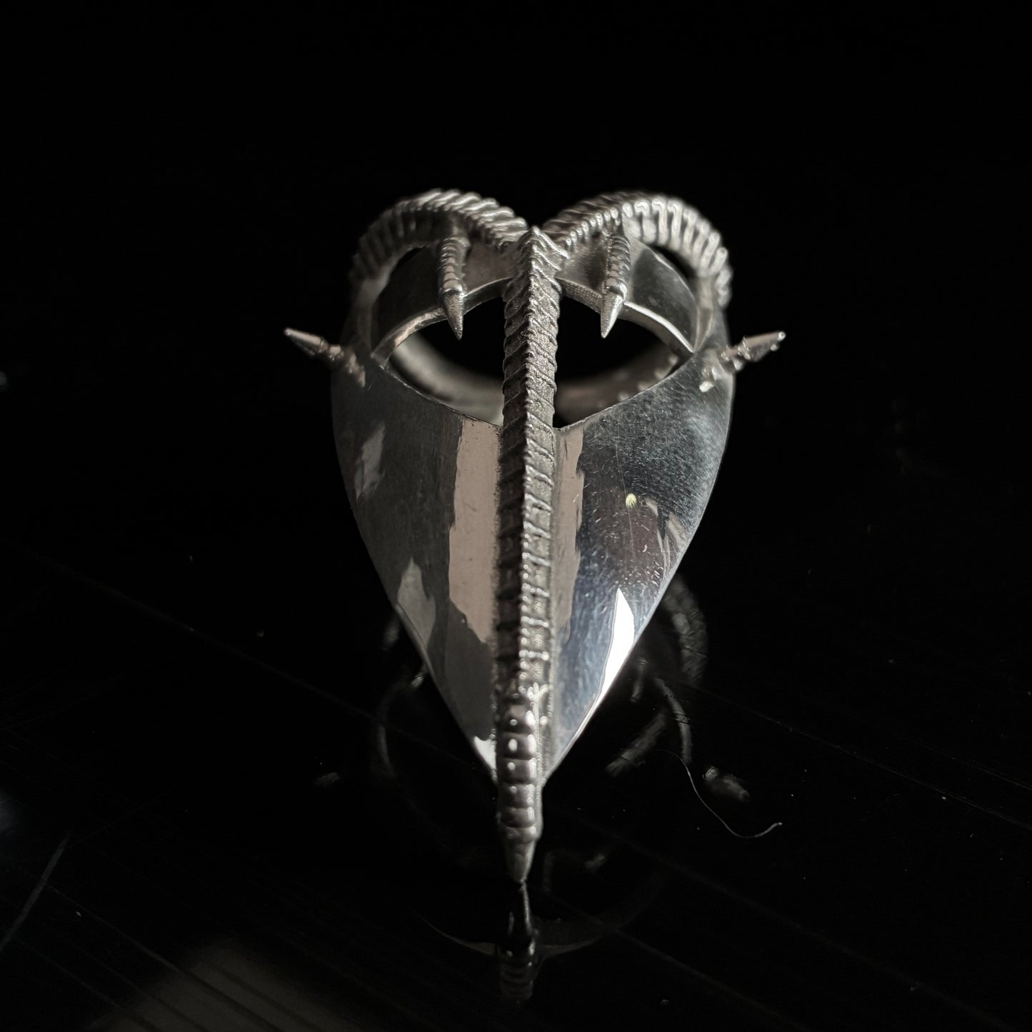 Succubus - vertebrae spine claw ring, sterling silver, FULL HAND