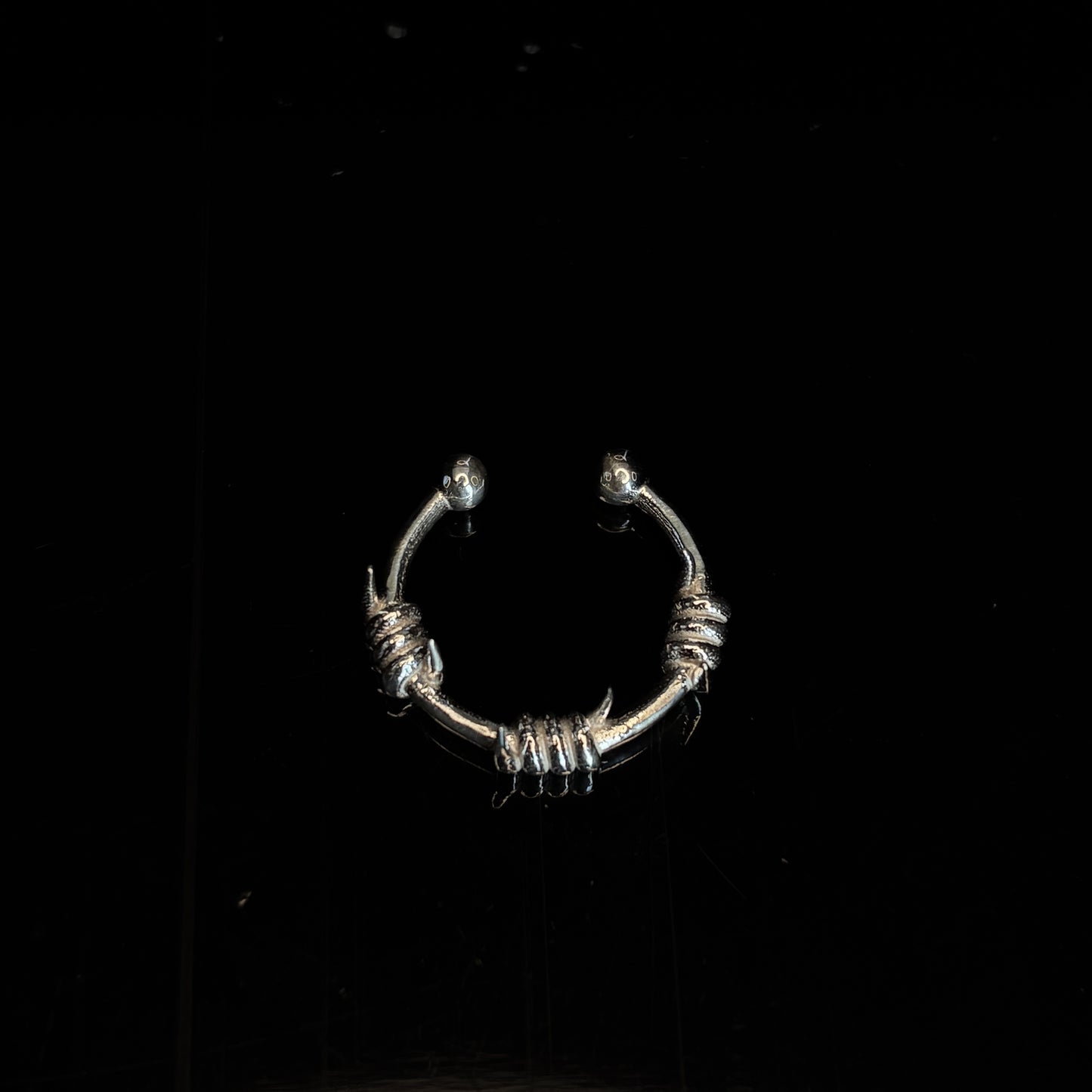 Barbelé barb wire septum cuff - sterling silver