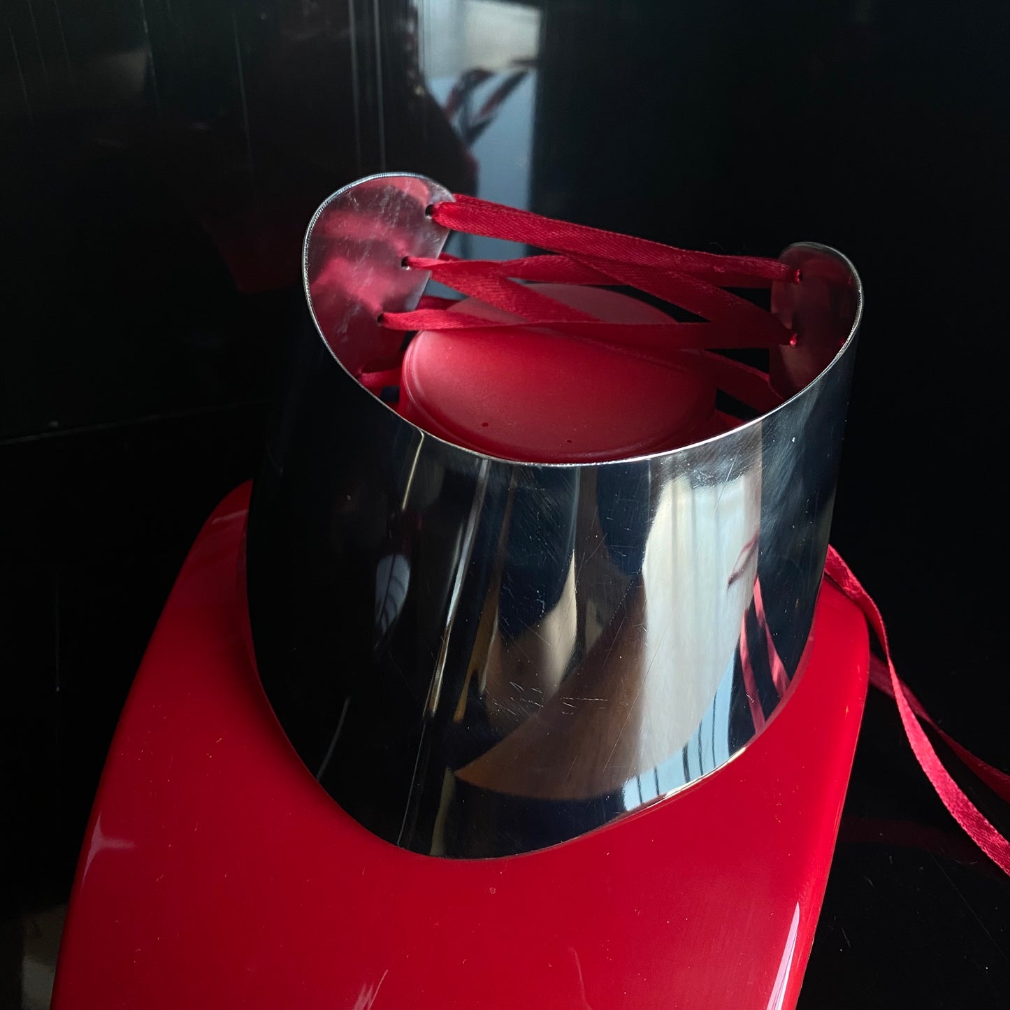 Missulena - stainless steel red ribbon neck corset