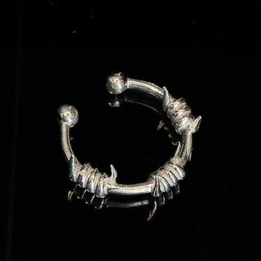 Barbelé barb wire septum cuff - sterling silver
