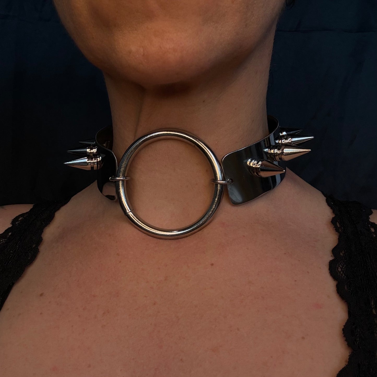 Kinky - stainless steel O-ring choker with spikes