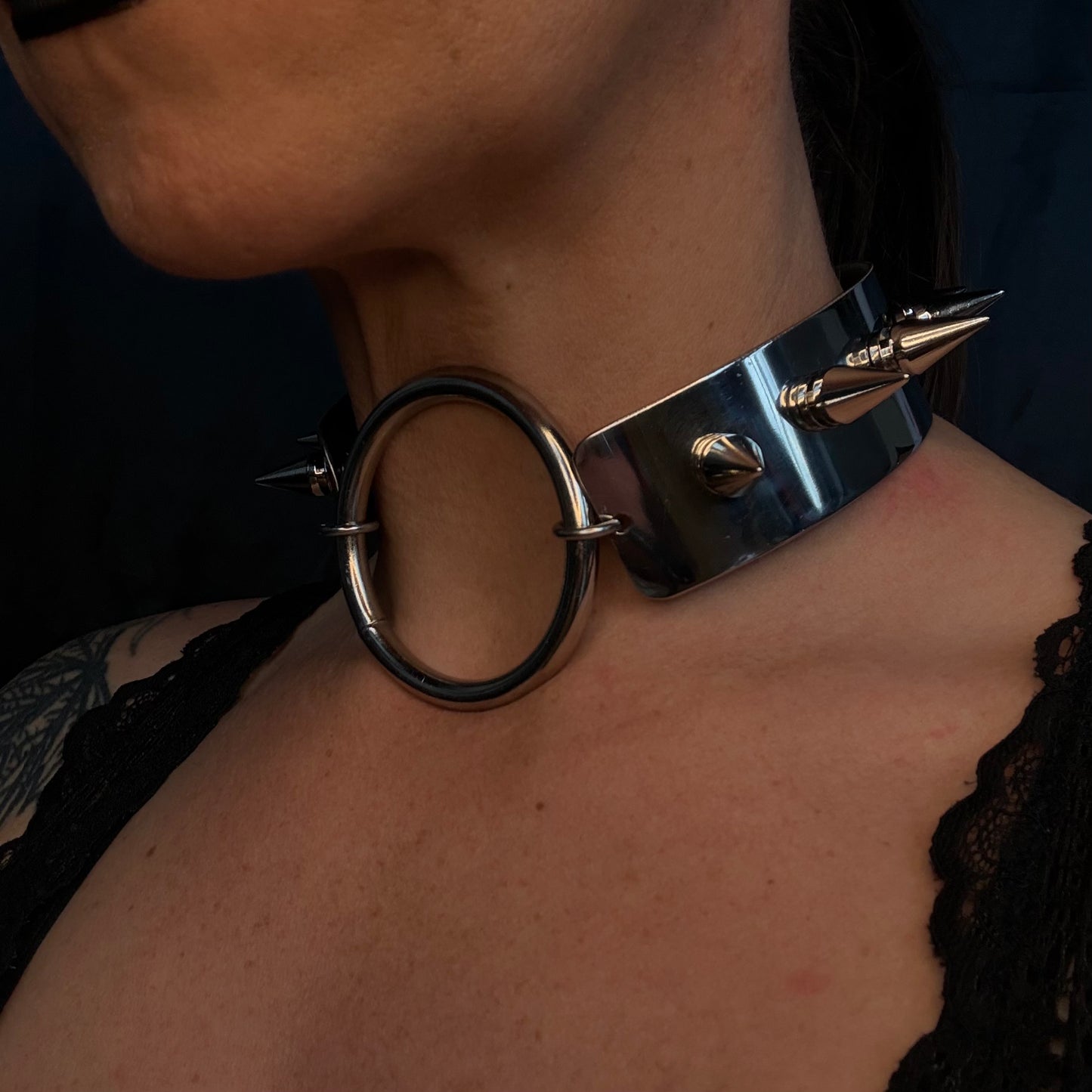 Kinky - stainless steel O-ring choker with spikes