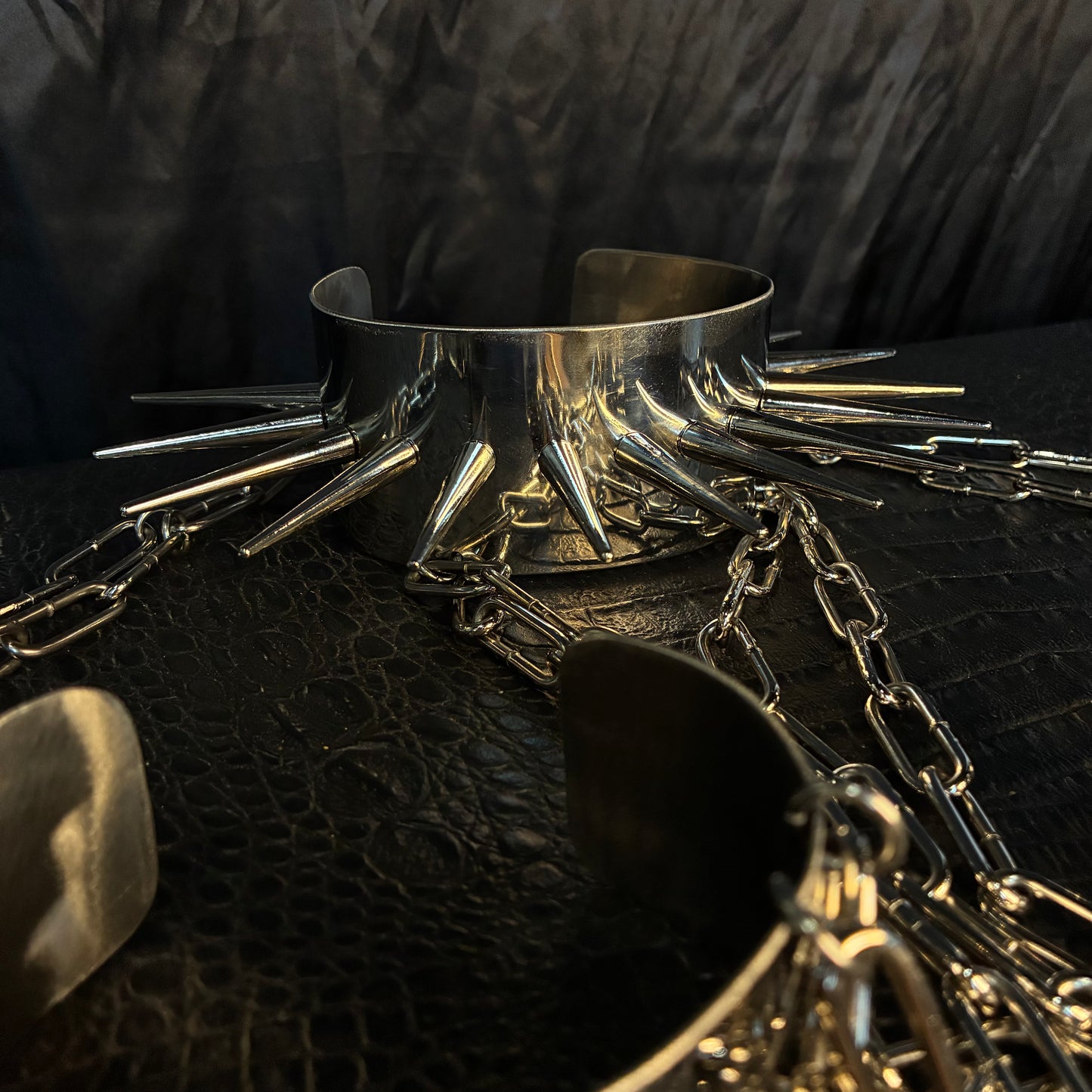 War Goddess 1 - Stainless steel choker with spikes and arm bands