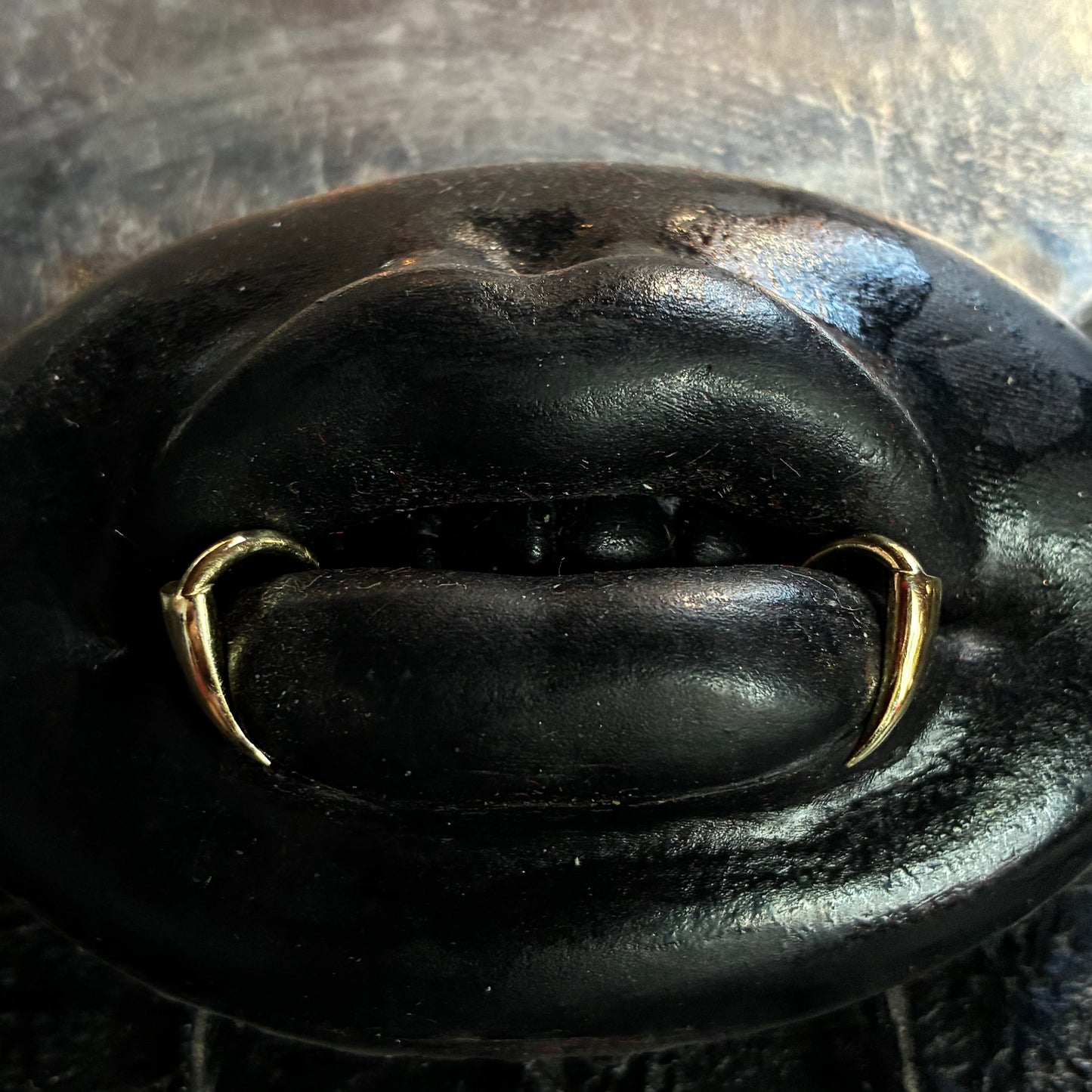 Horny Cat' fangs lip cuffs