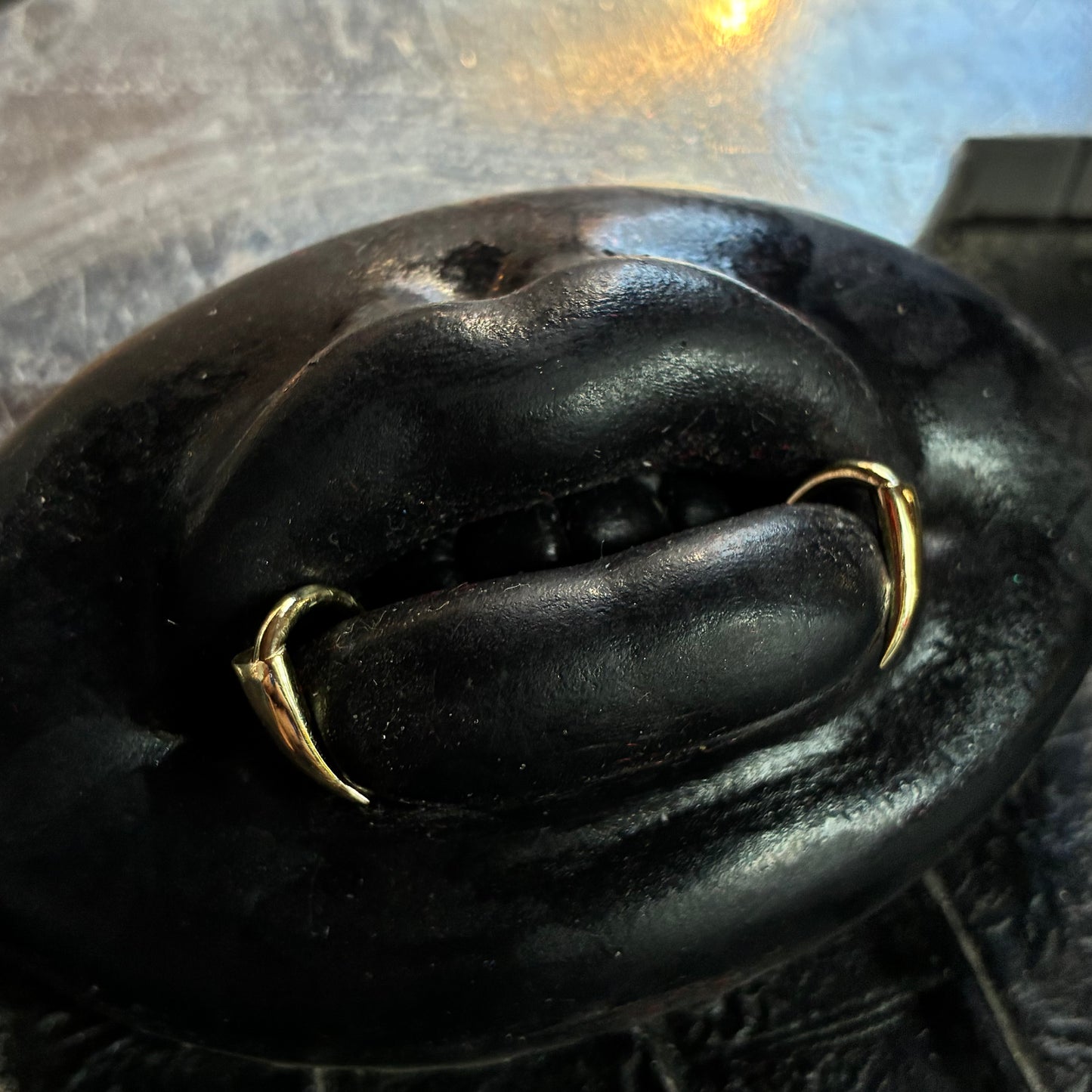 Horny Cat' fangs lip cuffs
