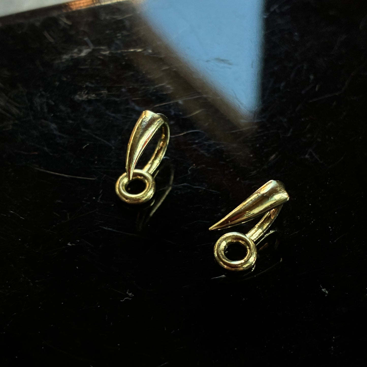 Horny Cat' fangs lip cuffs